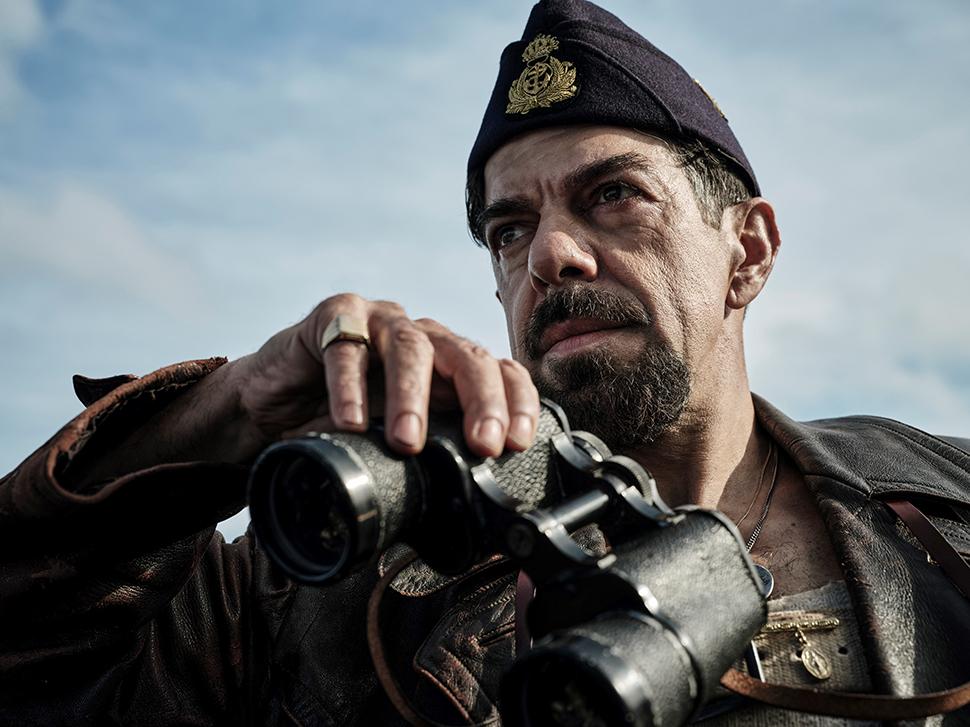 Comandante Pierfrancesco Favino